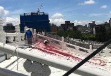 累1年2分全毀!獨派青年潑漆 修復工淚控:這是民主?