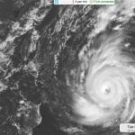 謎樣路徑…強颱潭美結構紮實威力強 颱風眼清晰可見