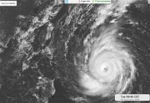 謎樣路徑…強颱潭美結構紮實威力強 颱風眼清晰可見