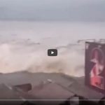 印尼7.5強震 海嘯吞噬城鎮畫面曝光宛如煉獄