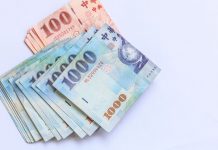 女兒就該養家?有錢媽逼女兒付弟學費 對話讓眾人怒了