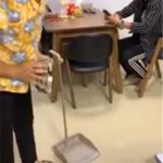 最新整人招數!怎樣都拿不完的鍋子 阿母暴怒:老娘你都敢耍!