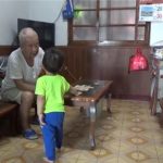 網友記錄下一段有趣的爺孫互動,讓人覺得溫馨又好笑