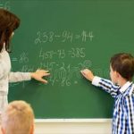 數學老師只要抓到機會就羞辱他 他用半年反擊徹底毀掉對方人生!