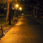 他跟女友總約在「20:30公園等」幸好在結婚前拆穿這個渣人 網民:第一次看到這麼扯的!