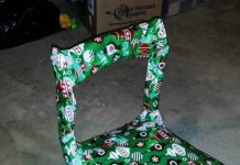 男友送她一張醜椅子當聖誕禮物,她失望到極點,拆開禮物後卻發現驚喜滿滿!