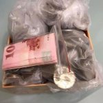 媽媽每周給女兒200元,某天發現女兒竟然都把錢存起來…媽媽:我很擔心!