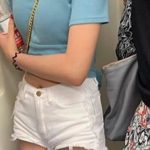 地鐵正妹長腿超吸睛!怎料轉身露出「阿嬤畫面」網眼鏡跌破:這超滅火der!