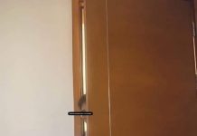 租屋後發現房鎖壞掉,隔壁小孩總愛故意跑來亂開門…向房東要求退租後卻得到驚人真相!