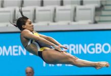 跳水失誤!墨西哥跳水女將「腳滑落入池」拿0分 教練當場走人