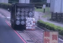 「賣輪胎蓋30年」從小看到大的發財車,卻從沒見過老闆!網友曝真相:出來隨便賺的啦