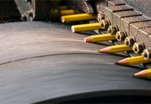 鉛筆芯是怎麼被塞進木頭裡的?用了這麼多年後總算明白了