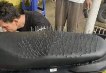 騎士摩托車後座長滿針,全因為這件事…網笑歪:我甘拜下風了XD