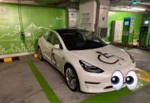 特斯拉被誤會亂停車位「怒在車身塗鴉」網友看到冒汗:這人應該要跑路了吧!