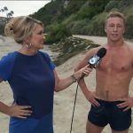 女記者「採訪帥哥路人」瞬間一見鍾情煞到他!最後直接「丟下麥克風」手刀衝去追愛