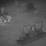 未分類 墓園監視器驚見兩歲離世女兒「蹲看玩具」媽媽看見秒掉淚:真的是我女兒!