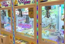 娃娃機老闆自作聰明把娃娃「換成鈔票」,結果高手上門 他欲哭無淚….