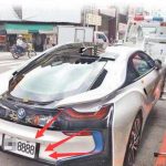 臺中豐原有臺千萬BMW i8超跑違規停車,警3分鐘強制拖走!沒想到車主竟然……這下慘了!(視頻)