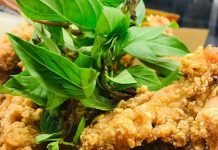 買鹹酥雞加點30元九層塔,一開袋傻眼:「老闆,你贏得我的尊重。」