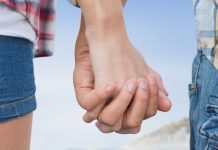 兩個人發生關係之後,男人的3種行為,最傷女人心