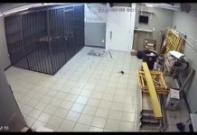 這家店因常遭小偷,老闆把店裡改造成「密室逃脫」小偷跑得心好累,崩潰跪地