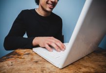 YouTube輸3字「搜出一堆迷片直播」他傻眼!鄉民實測驚呆…噓一排:求低調