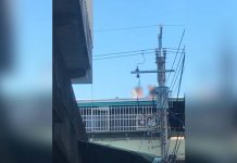 1對男女在透天厝屋頂「做這事」 ,網友驚呼:父母白養了