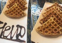 吃鬆餅驚見店員「盤子寫Help」求救字樣!他神色緊張問店員…對方「神回一句」他超傻眼