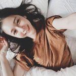 Albee床戰忘鎖門!男友媽開門目睹她「一絲不掛」坐兒子身上