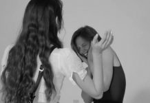 我被婆婆狠狠推倒在地,導致我流產,病房外婆婆嚎啕大哭,老公和醫生走後,婆婆馬上換了一副嘴臉!