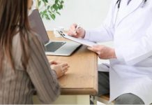 去婦科做內診治療,竟遇醫生超粗魯對待..她哭訴:根本傷口上撒鹽!