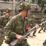 老媽代抽兵種,結果抽中「籤王」,不知道怎麼跟兒子交代….