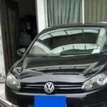 因為你沒水準!自家車位被人停車「佔用」女子鎖車庫後出遠門「有本事來找我」車主淚奔:欠考慮了