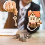 靠月薪46K「4年存110萬」26歲青年爽喊買房比租屋便宜!