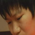 哥哥因意外臥病不醒,親妹不離不棄! 犧牲8年青春,29歲仍未嫁!不覺可惜:他活著就有意義