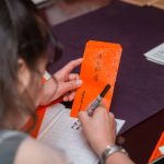 再三確認會出席!新婚夫妻「婚宴被放鳥」 事後寄出「6700元未出席座位費」給放鳥親友:1個月內要繳