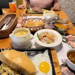 相親吃飯,女方竟帶「23人親友」吃了「19800元」!男子直接走人