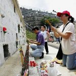爸爸變餓鬼託夢!她孝順去掃墓「反被家人罵帶衰」媽媽氣到「要求斷絕關係」還要她吐出400萬