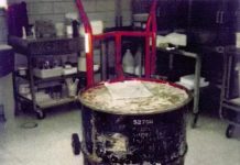 好奇撬開158kg鐵桶「驚見20歲懷孕女子」姊妹爆哭:終於找到妳😭