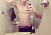 男友傳了張自拍照給女友…眼尖女友一看照片就斷定男友出軌!