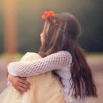 我抱著女兒痛哭!我離婚娶了老婆閨蜜,晚上幫女兒洗澡時,女兒跟我說「這段話」! 讓我無地自容