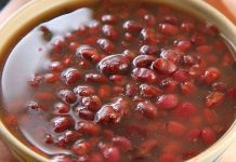 女友生理期來休息!他回家後竟發現「爸爸跑床上浴血奮戰」 崩潰分手悲問:「以後怎麼面對爸爸」