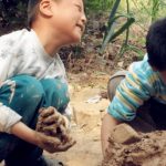 兄弟結婚!我省吃儉用「送去2700紅包」 臨走他給我「2包剩菜」打開後我哭了