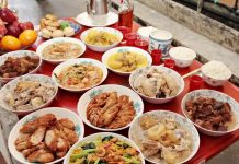 她到廟裡「拿芭樂拜土地公」被長輩譙到臭頭 內行人聽完嚇傻:「對神明超不敬!」