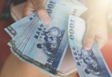 戶頭突收到36萬年終!全職媽媽「一刷存摺」滿頭問號 一看上頭「愛的備註」全網噴淚:太羨慕