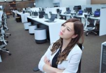 為何台灣人都不好意思離職,直到耽誤前程才後悔?她點出台灣人自作多情的通病