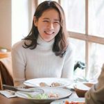 想邀全公司最辣的女同事吃飯,她卻在電腦上打了「0刀-8」,我一臉茫然走了,事後想到解答後悔到想哭!