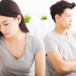 和老公2年沒有夫妻生活,我偷吃別人,沒想到離婚一個月老公再婚,得知對象是誰後,我砸了婚禮!