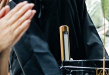 單身女病逝!母心疼沒人「捧斗」贈8萬金飾拜託外甥結果傻眼