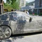 窮光蛋花5年磨出「BMW石頭車」內裝也超逼真,BMW總公司得知後「送一台真的」給他!